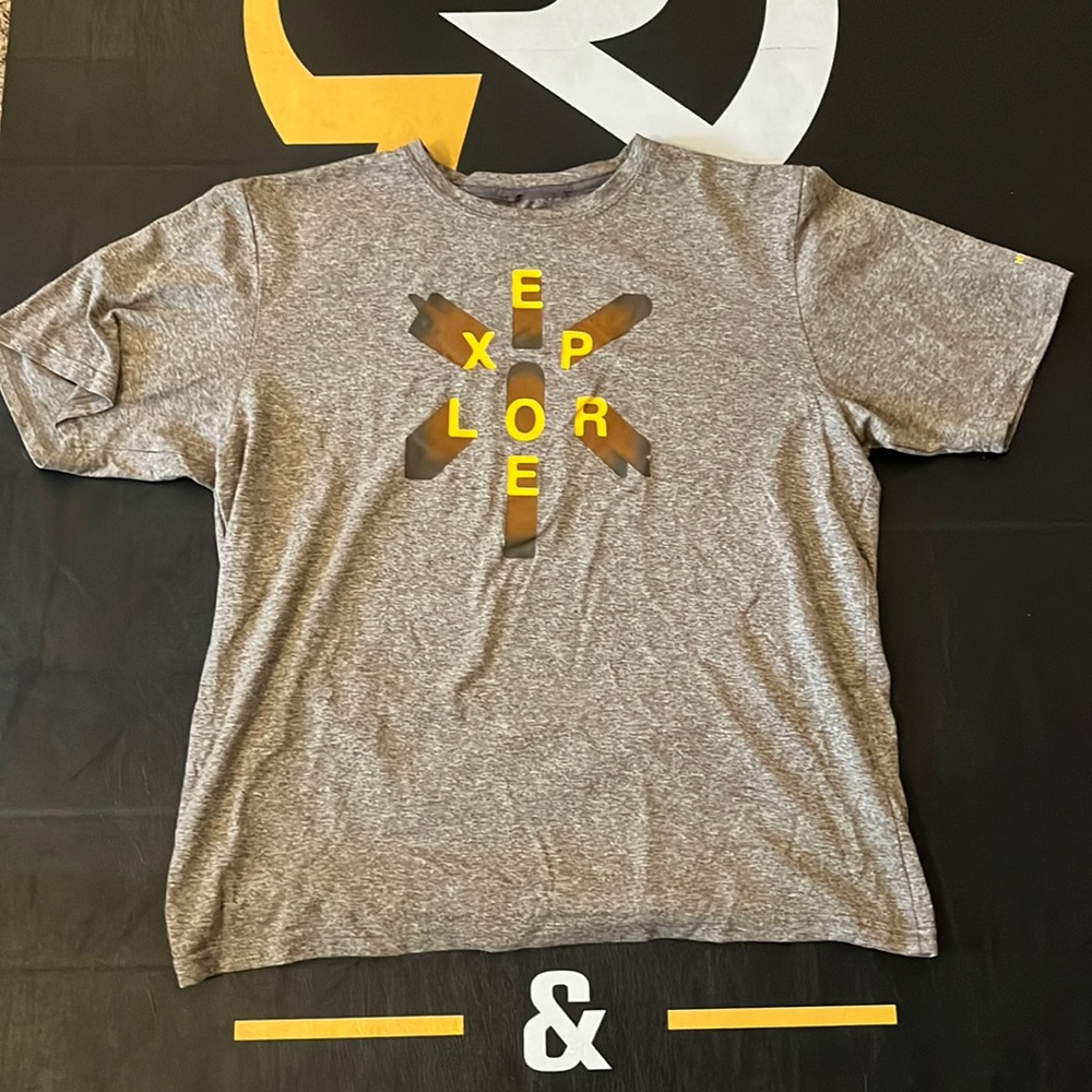 The north face shirt size medium